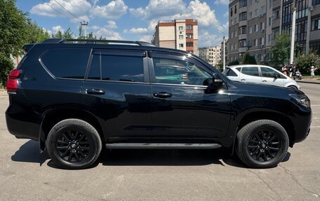 Toyota Land Cruiser Prado 150 рестайлинг 2, 2021 год, 6 000 000 рублей, 4 фотография