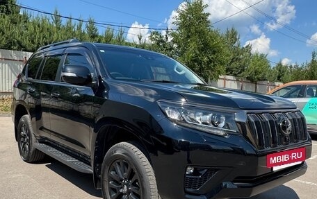 Toyota Land Cruiser Prado 150 рестайлинг 2, 2021 год, 6 000 000 рублей, 3 фотография