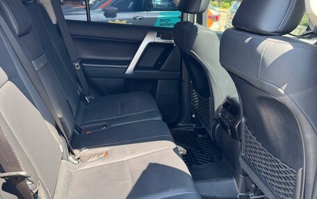 Toyota Land Cruiser Prado 150 рестайлинг 2, 2021 год, 6 000 000 рублей, 15 фотография