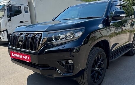 Toyota Land Cruiser Prado 150 рестайлинг 2, 2021 год, 6 000 000 рублей, 9 фотография