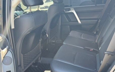 Toyota Land Cruiser Prado 150 рестайлинг 2, 2021 год, 6 000 000 рублей, 17 фотография