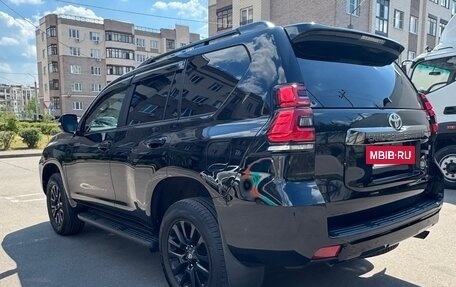 Toyota Land Cruiser Prado 150 рестайлинг 2, 2021 год, 6 000 000 рублей, 7 фотография