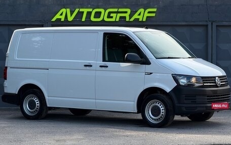 Volkswagen Transporter T6 рестайлинг, 2017 год, 1 975 000 рублей, 3 фотография