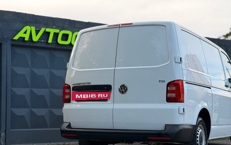 Volkswagen Transporter T6 рестайлинг, 2017 год, 1 975 000 рублей, 8 фотография