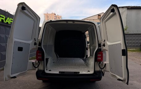 Volkswagen Transporter T6 рестайлинг, 2017 год, 1 975 000 рублей, 17 фотография