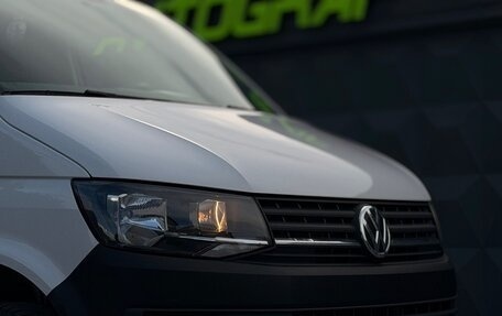 Volkswagen Transporter T6 рестайлинг, 2017 год, 1 975 000 рублей, 11 фотография
