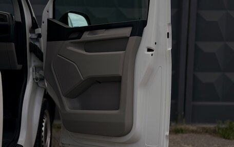 Volkswagen Transporter T6 рестайлинг, 2017 год, 1 975 000 рублей, 23 фотография