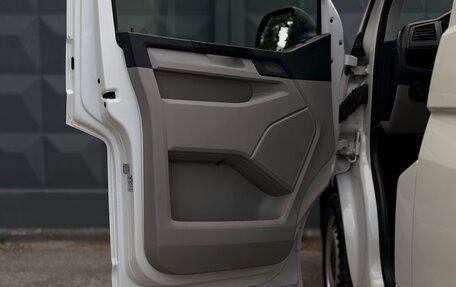 Volkswagen Transporter T6 рестайлинг, 2017 год, 1 975 000 рублей, 20 фотография