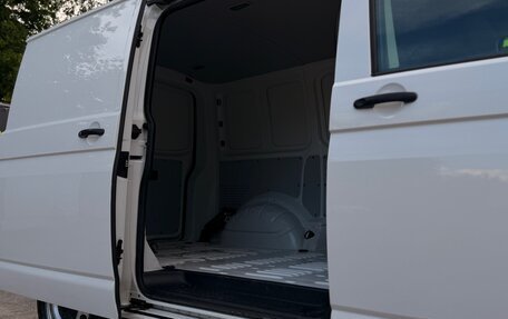 Volkswagen Transporter T6 рестайлинг, 2017 год, 1 975 000 рублей, 26 фотография