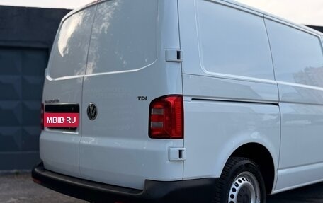 Volkswagen Transporter T6 рестайлинг, 2017 год, 1 975 000 рублей, 24 фотография