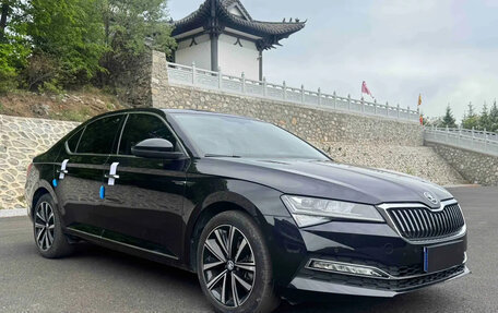 Skoda Superb III рестайлинг, 2022 год, 1 844 003 рублей, 3 фотография