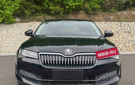 Skoda Superb III рестайлинг, 2022 год, 1 844 003 рублей, 2 фотография