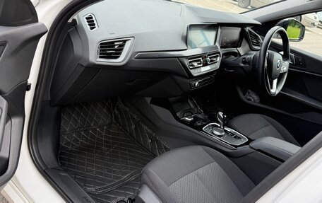 BMW 1 серия, 2020 год, 2 860 000 рублей, 15 фотография