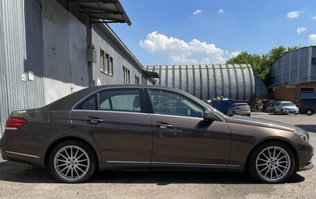 Mercedes-Benz E-Класс, 2013 год, 1 680 000 рублей, 2 фотография