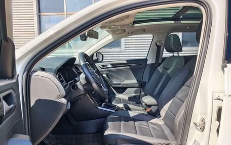 Volkswagen T-Roc I, 2022 год, 1 600 000 рублей, 7 фотография