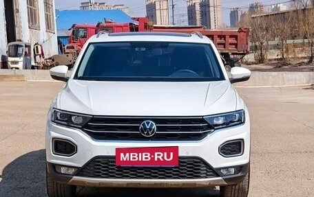Volkswagen T-Roc I, 2022 год, 1 600 000 рублей, 2 фотография