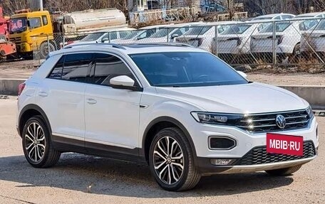 Volkswagen T-Roc I, 2022 год, 1 600 000 рублей, 3 фотография