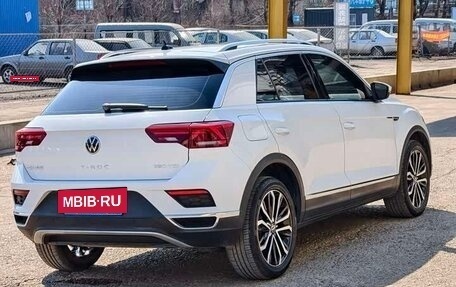 Volkswagen T-Roc I, 2022 год, 1 600 000 рублей, 4 фотография