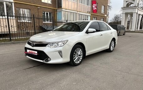 Toyota Camry, 2017 год, 2 300 000 рублей, 3 фотография