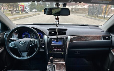 Toyota Camry, 2017 год, 2 300 000 рублей, 26 фотография