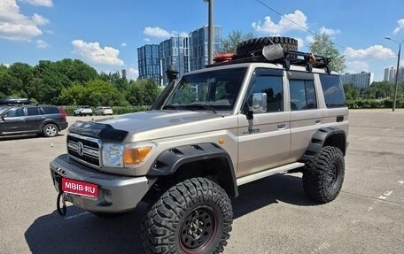 Toyota Land Cruiser 70, 2011 год, 9 000 000 рублей, 1 фотография