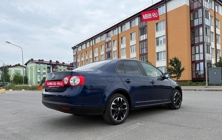 Volkswagen Jetta VI, 2010 год, 700 000 рублей, 5 фотография