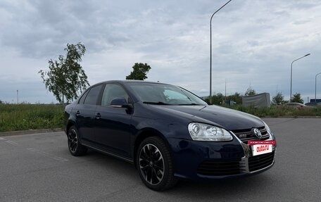 Volkswagen Jetta VI, 2010 год, 700 000 рублей, 3 фотография