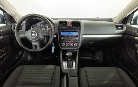 Volkswagen Jetta VI, 2010 год, 690 000 рублей, 10 фотография