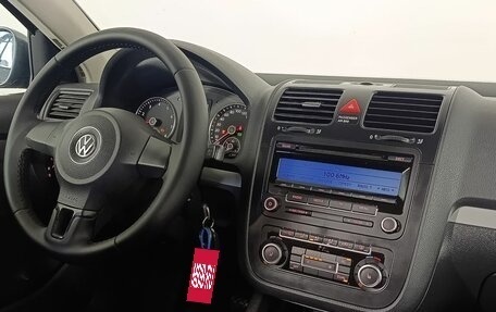 Volkswagen Jetta VI, 2010 год, 690 000 рублей, 11 фотография
