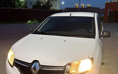 Renault Logan II, 2015 год, 850 000 рублей, 2 фотография