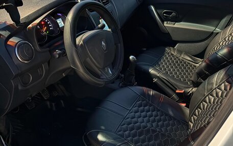 Renault Logan II, 2015 год, 850 000 рублей, 6 фотография
