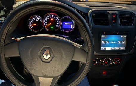 Renault Logan II, 2015 год, 850 000 рублей, 10 фотография