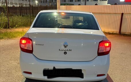 Renault Logan II, 2015 год, 850 000 рублей, 4 фотография