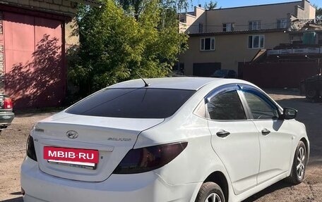 Hyundai Solaris II рестайлинг, 2013 год, 560 000 рублей, 3 фотография