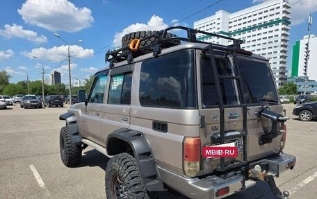 Toyota Land Cruiser 70, 2011 год, 9 000 000 рублей, 2 фотография