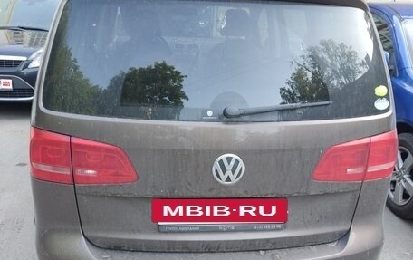 Volkswagen Touran III, 2013 год, 450 000 рублей, 2 фотография