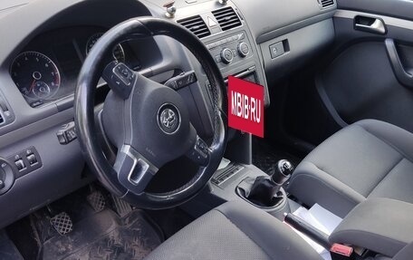 Volkswagen Touran III, 2013 год, 450 000 рублей, 5 фотография