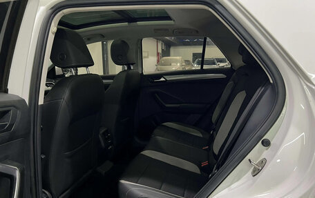 Volkswagen T-Roc I, 2022 год, 1 387 003 рублей, 7 фотография