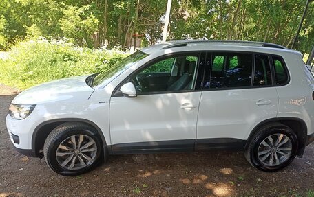 Volkswagen Tiguan I, 2016 год, 2 350 000 рублей, 3 фотография
