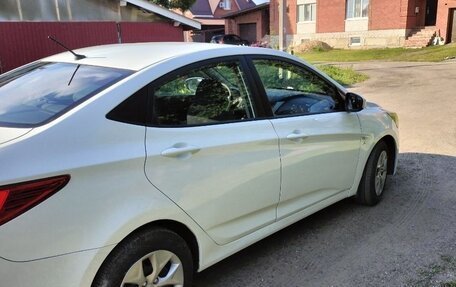 Hyundai Solaris II рестайлинг, 2014 год, 850 000 рублей, 4 фотография
