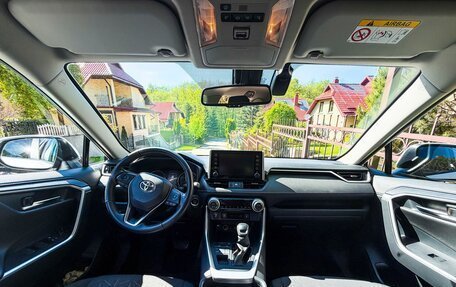 Toyota RAV4, 2021 год, 3 310 000 рублей, 5 фотография