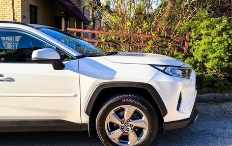 Toyota RAV4, 2021 год, 3 310 000 рублей, 3 фотография