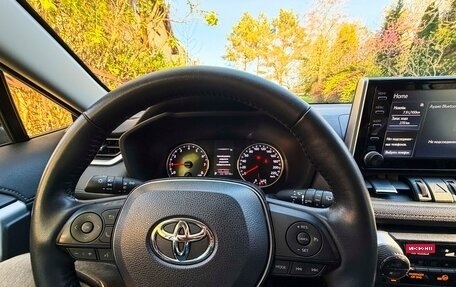 Toyota RAV4, 2021 год, 3 310 000 рублей, 6 фотография