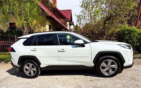 Toyota RAV4, 2021 год, 3 310 000 рублей, 16 фотография