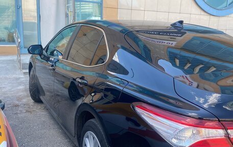 Toyota Camry, 2022 год, 2 500 000 рублей, 4 фотография