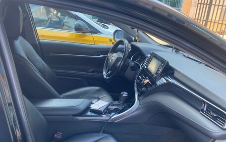 Toyota Camry, 2022 год, 2 500 000 рублей, 7 фотография