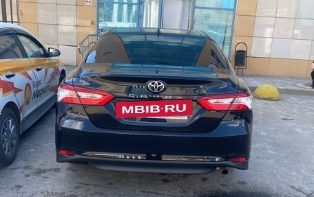 Toyota Camry, 2022 год, 2 500 000 рублей, 3 фотография