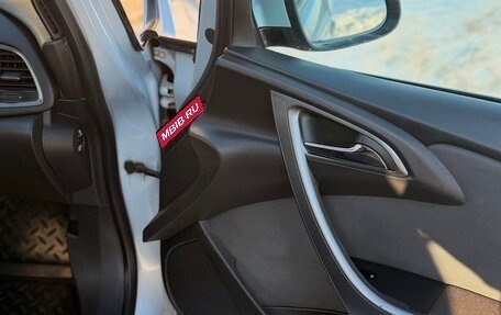 Opel Astra J, 2012 год, 650 000 рублей, 11 фотография
