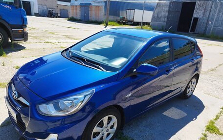 Hyundai Solaris II рестайлинг, 2011 год, 710 000 рублей, 3 фотография