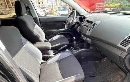 Mitsubishi Outlander III рестайлинг 3, 2008 год, 1 100 000 рублей, 5 фотография